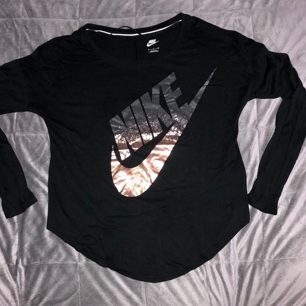 Nike long sleeve T-shirt - Picture 2 of 3